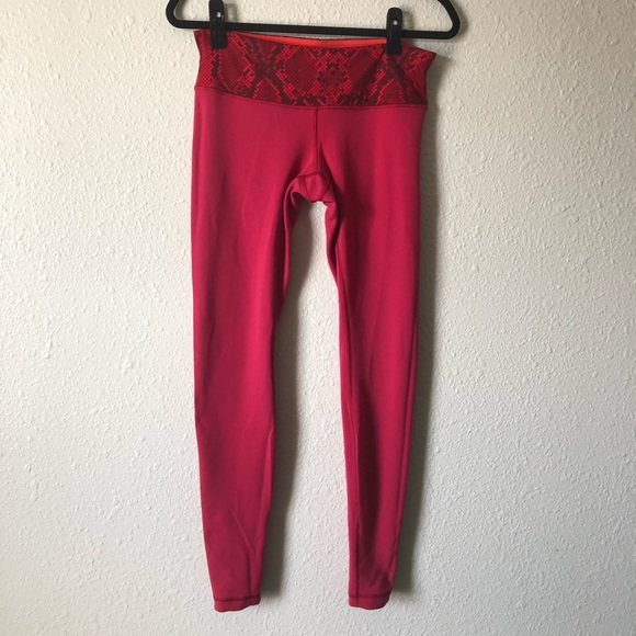 Lululemon Wunder Under TALL - Picture 3 of 10